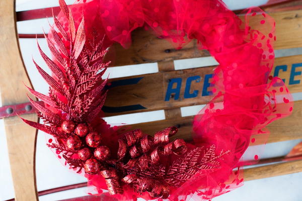 DIY Fabric Christmas Wreath from an Old Dress DIY Fabric Christmas Wreath from an Old Dress