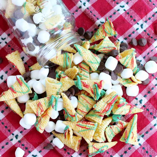 Christmas Crunch Snack Mix Recipe