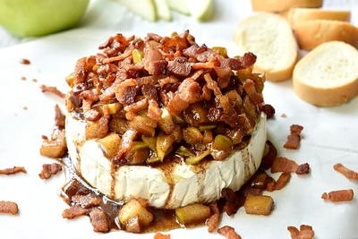 Baked Brie with Apples and Bacon