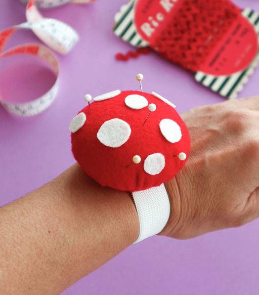 Toadstool Wrist Pincushion Tutorial Toadstool Wrist Pincushion Tutorial