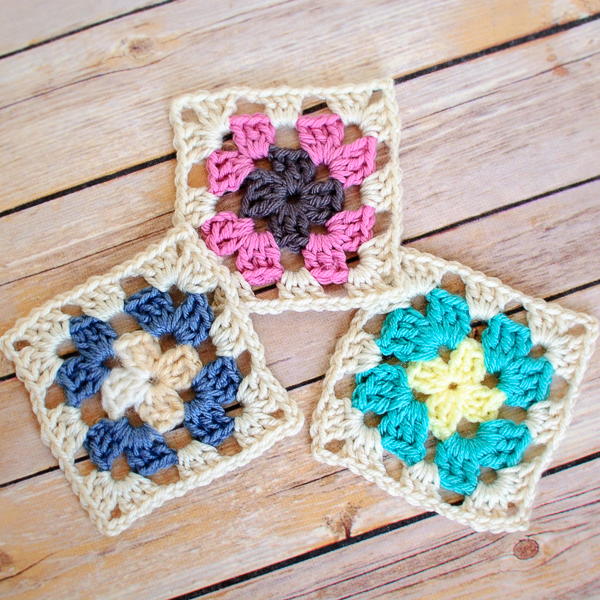 Vintage-Inspired Crochet Granny Square