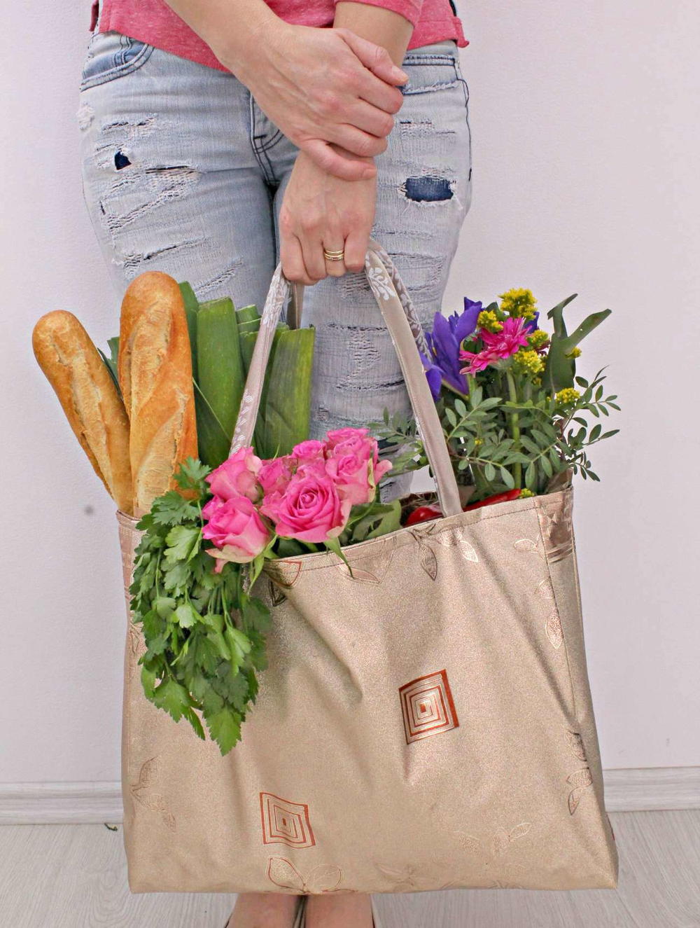 DIY Reversible Grocery Bag | FaveQuilts.com