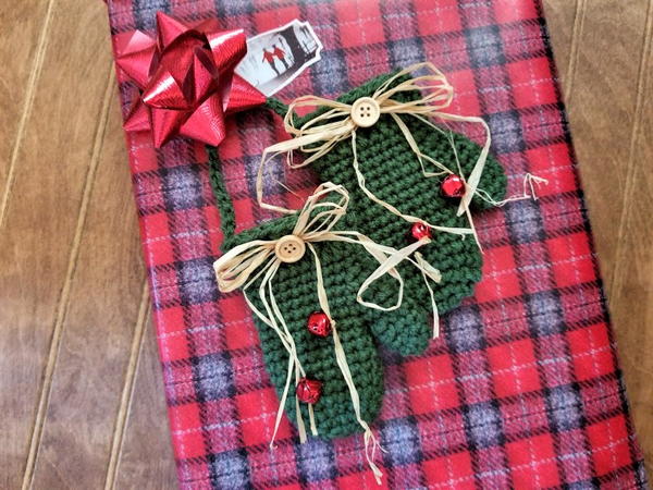 Hanging Mittens Hanging Mittens