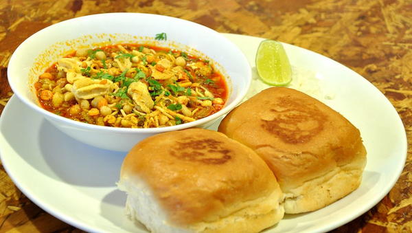Maharashtrian Misal Pav Indian Maharashtrian Misal Pav (Indian)