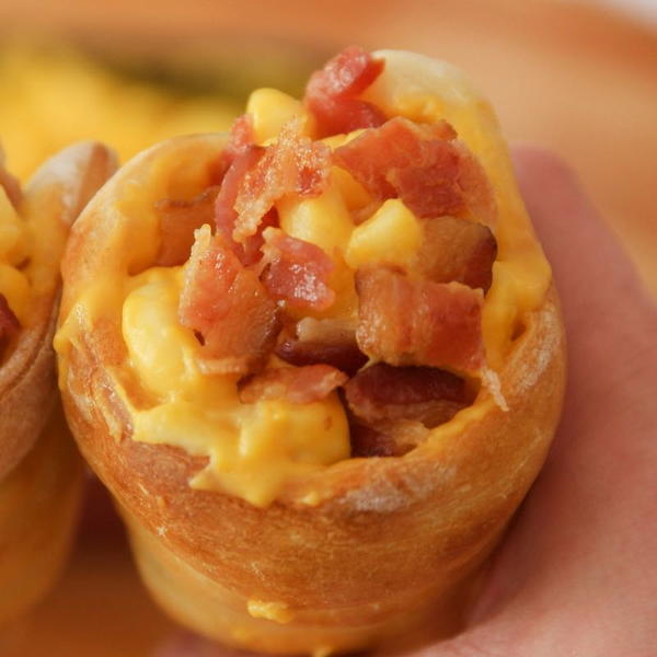 Copycat Disney Mac and Cheese Pizza Cones Copycat Disney Mac and Cheese Pizza Cones