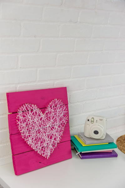 DIY Valentine's Day Pallet Nail Art