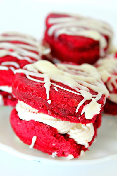 Red Velvet Sandwich Cookies Red Velvet Sandwich Cookies