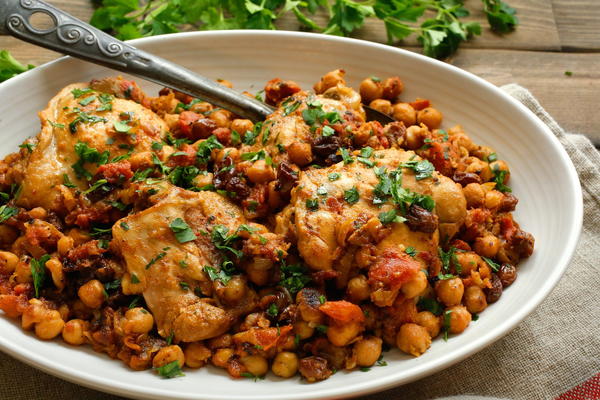 Indian-Spiced Chicken With Chickpea Kabuli Channa Indian-Spiced Chicken With Chickpea (Kabuli Channa)