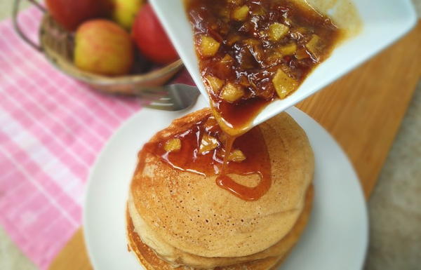 Pancakes with Warm Apple and Cinnamon Syrup Pancakes with Warm Apple and Cinnamon Syrup