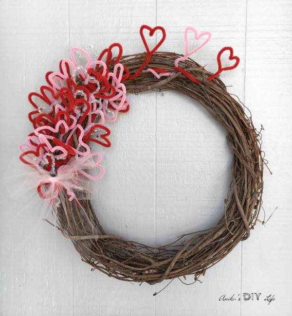 DIY Valentines Day Wreath DIY Valentines Day Wreath