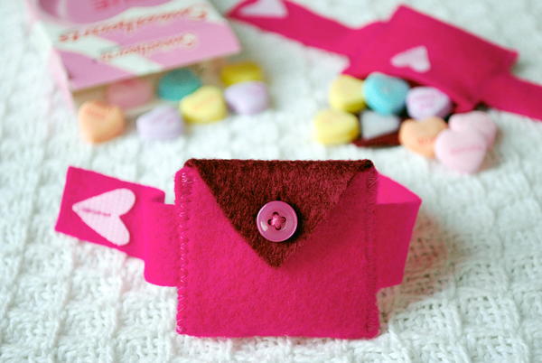Felt Valentines Day Bracelet for Kids Felt Valentine's Day Bracelet for Kids