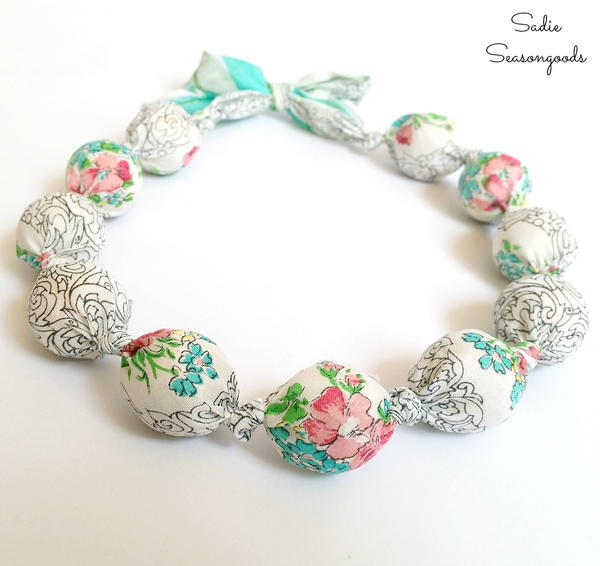 Vintage Scarf DIY Fabric Necklace Vintage Scarf DIY Fabric Necklace