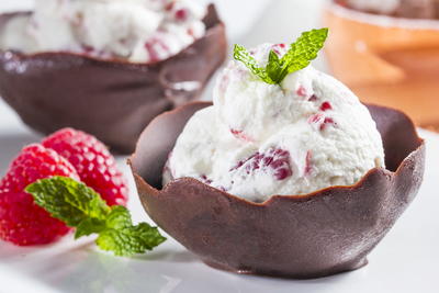 Raspberry Cream Filled Chocolate Cups