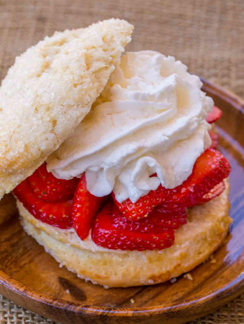 Easy Strawberry Shortcakes Easy Strawberry Shortcakes