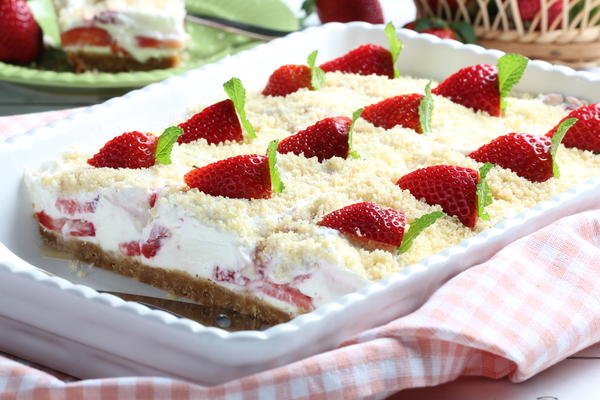 Icebox Strawberry Shortcake Bars Icebox Strawberry Shortcake Bars