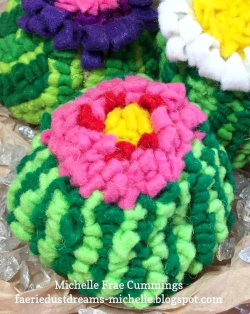 Blooming DIY Felt Cactus Pattern Blooming DIY Felt Cactus Pattern