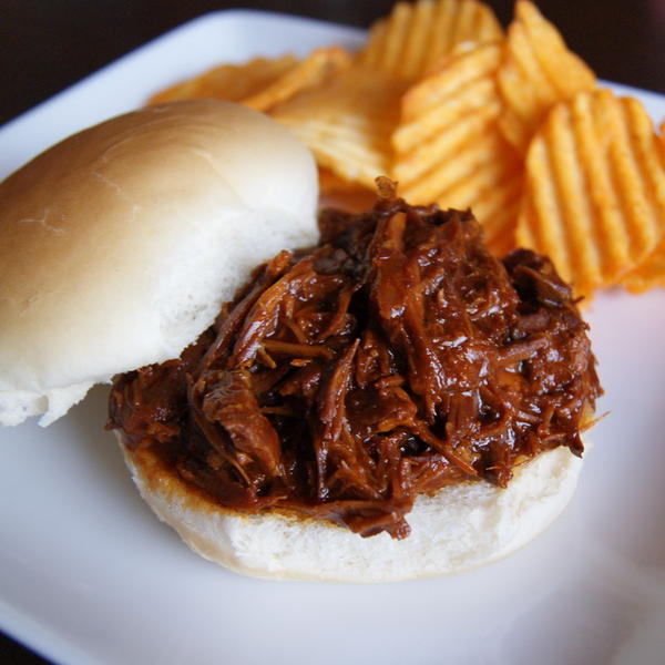Easy Slow Cooker Pulled Pork Sandwiches Easy Slow Cooker Pulled Pork Sandwiches