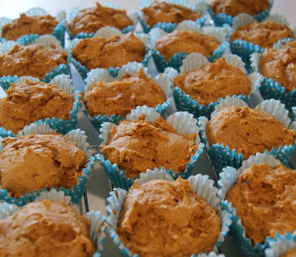 2-Ingredient Pumpkin Muffins 2-Ingredient Pumpkin Muffins