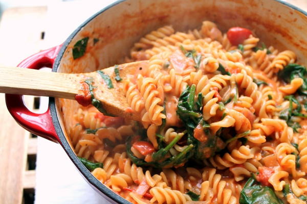 One Pot Pasta with Tomato Mascarpone Sauce One Pot Pasta with Tomato & Mascarpone Sauce