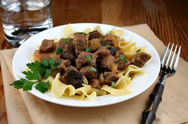 Lightened-Up Slow Cooker Beef Stroganoff Lightened-Up Slow Cooker Beef Stroganoff