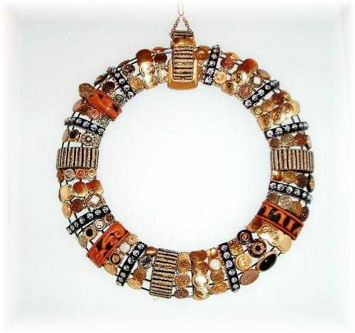 Upcycled Belt Wreath Upcycled Belt Wreath_1