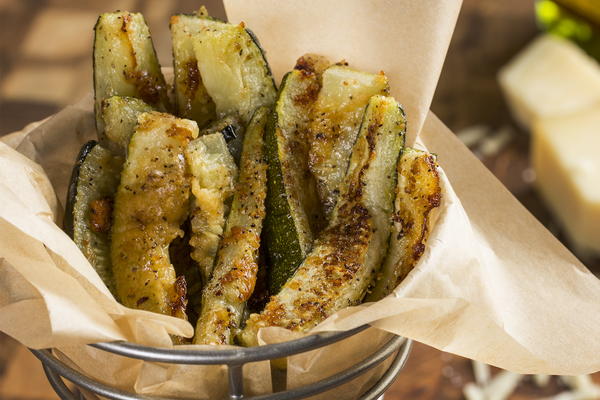 Garlic Parmesan Zucchini Fries