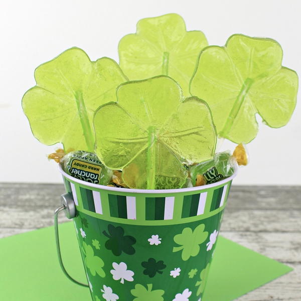 Easy Shamrock Lollipops Easy Shamrock Lollipops