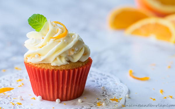 Orange Cupcakes with Orange Cream Cheese Frosting Orange Cupcakes with Orange Cream Cheese Frosting