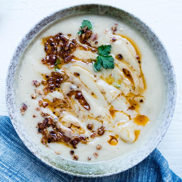 Healthy Cauliflower Soup with Bacon and Chili Oil Healthy Cauliflower Soup with Bacon and Chili Oil