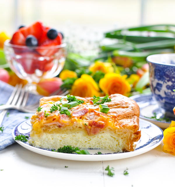 5-Ingredient Bacon Egg and Cheese Crescent Roll Casserole 5-Ingredient Bacon, Egg and Cheese Crescent Roll Casserole