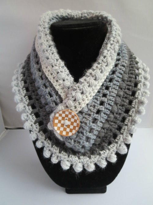 Pom Pom Crochet Mandala Cake Neck Warmer Pom Pom Crochet Mandala Cake Neck Warmer