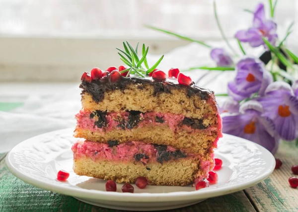 Prune and Walnut ake Prune and Walnut Сake