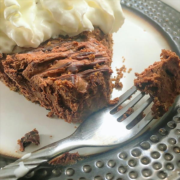 Chocolate Pie with a Graham Cracker Crust Chocolate Pie with a Graham Cracker Crust
