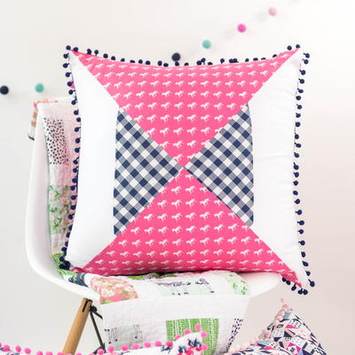 Quilted Pillow Pattern: Modern Hourglass
