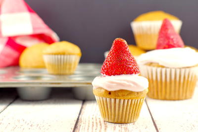 Healthy Strawberry Gingerbread Pupcakes