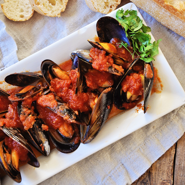 Mussels in a Spicy Tomato Sauce Mussels in a Spicy Tomato Sauce