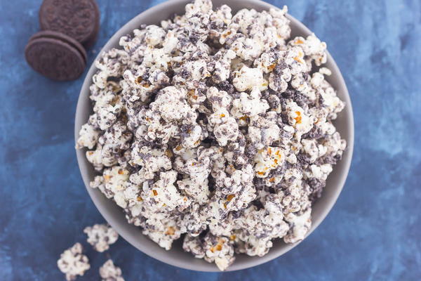 Cookies and Cream Popcorn Cookies and Cream Popcorn