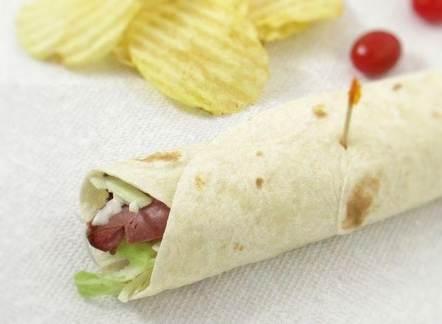 Roast Beef Wrap with Horseradish Sauce