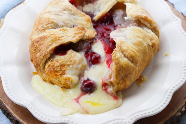 Baked Brie in Pastry