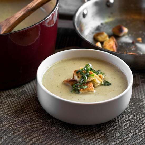 Vegetarian Roasted Cauliflower and Leek Soup Vegetarian Roasted Cauliflower and Leek Soup