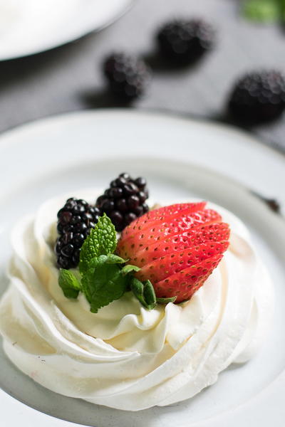 Mini Pavlova Desserts