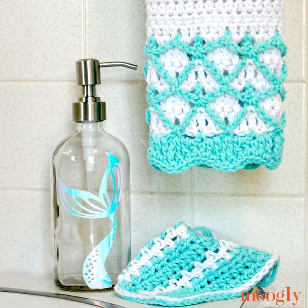Mermaid Towel Washcloth Set Mermaid Towel & Washcloth Set