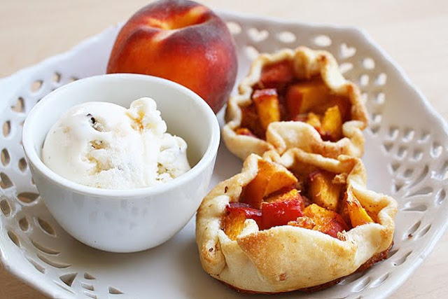 Moms Mini Peach Pies Moms Mini Peach Pies