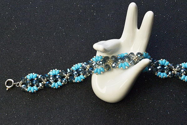 Two-Hole Bead Stitched Bracelet Two-Hole Bead Stitched Bracelet