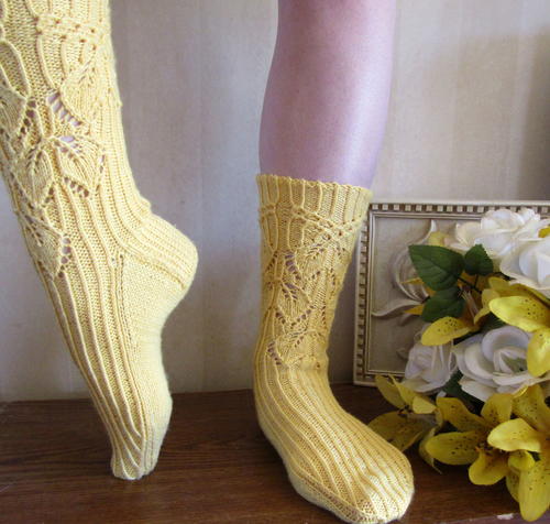 Smocked Leaves Socks Smocked Leaves Socks