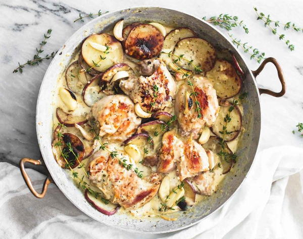 Creamy One Pan Garlic Chicken and Potatoes Creamy One Pan Garlic Chicken and Potatoes