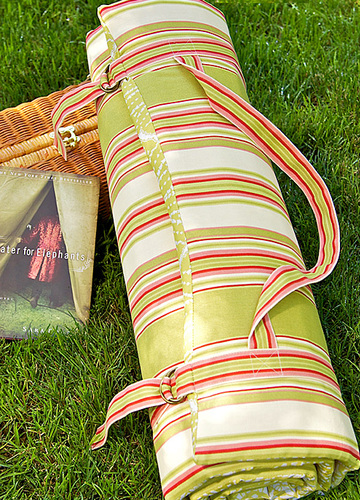 Outdoor Padded Roll Up Cushion Outdoor Padded Roll Up Cushion