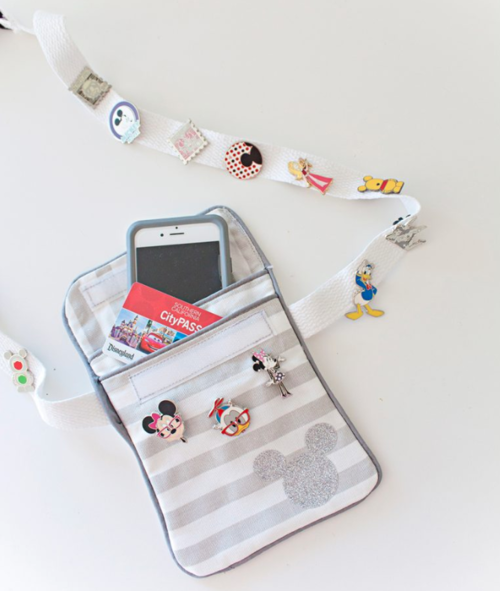 Disney-Inspired Purse Pattern Disney-Inspired Purse Pattern