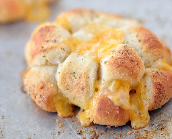Bloomin Garlic Cheese Biscuits Bloomin Garlic Cheese Biscuits