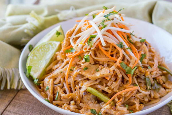 Easy Chicken Pad Thai Easy Chicken Pad Thai